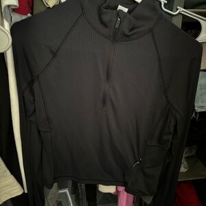 lululemon athletica black ribbed it’s Rulu run crop